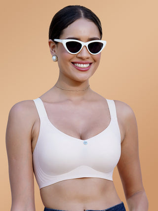 Invisible Fit 360 Degree Support Seamless Padded Bra | M 9901