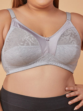 Lace Paneling M Frame Bra M. Grey close view