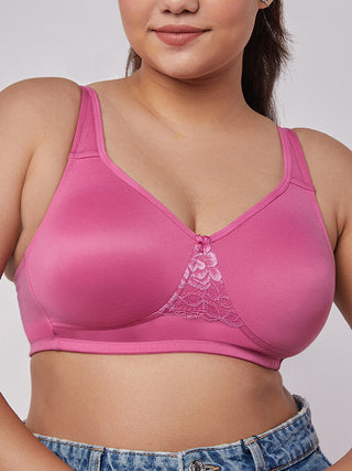 Lace Detailing T-Shirt Bra Blush close view